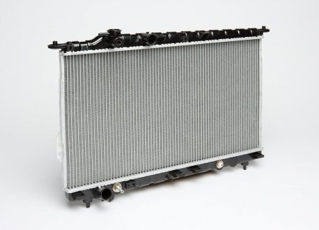 Радиатор охлаждения (алюм) SONATA 2,0-2,4 98-01\SONATA 2,7 01-05\MAGENTIS 2,0-2,5 00-05 LUZAR LRc HUSo98250 (фото 1)
