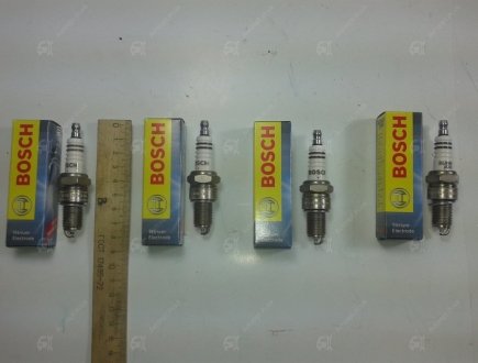 Свічка запалювання WR8DC+ (WR8DCE) DAEWOO LANOS (4 шт.), Bosch 0 242 229 880 (фото 1)