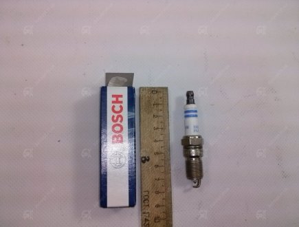 Свеча зажигания HR6DPP33V FORD, MAZDA, Bosch 0 242 240 620 (фото 1)