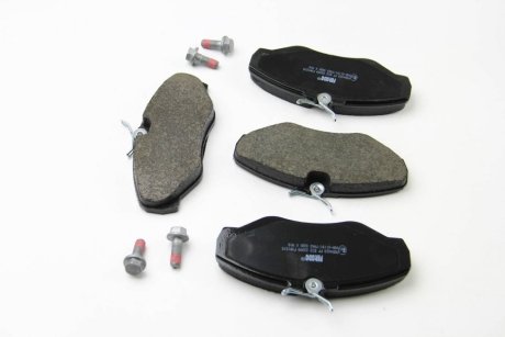 Колодки тормозные дисковые передние, комплект: Primastar, Vivaro, Trafic Ferodo FVR1515 (фото 1)
