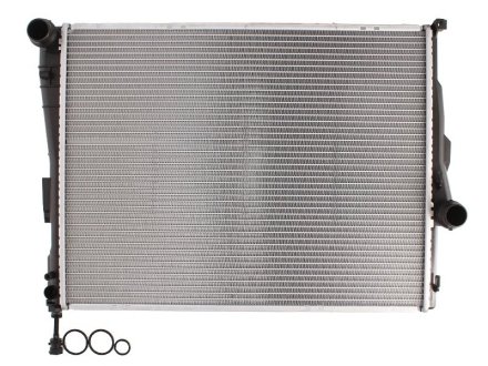 Радиатор охлаждения BMW, Nissens 60782A (фото 1)