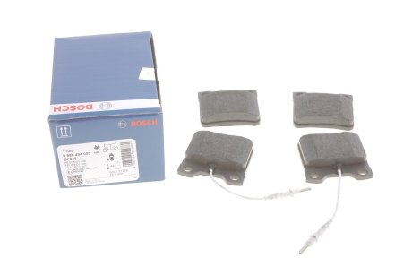 Комплект тормозных колодок, дисковый тормоз Bosch 0 986 494 055 (фото 1)
