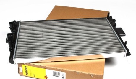 Радиатор охлаждения Iveco Daily IV 2.3/3.0TD 06- NRF 58361