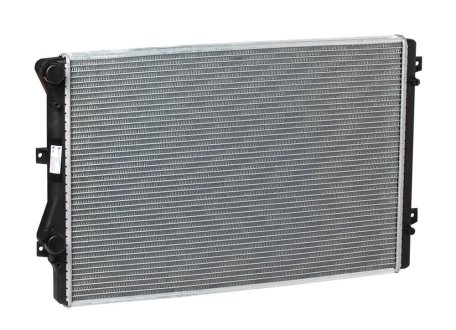 Радиатор охлаждения Superb (08-)/Passat B6 (05-)/Golf V (03-)/Golf VI (08-) 1.4T/1.8T/2.0T (LRc 1811 LUZAR LRc 1811J (фото 1)