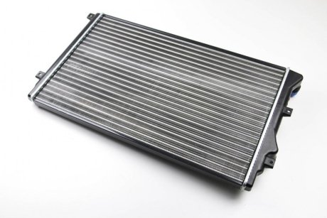 Радиатор воды Caddy III 1.9TDI BJB (+/- AC) (650x405x26) ASAM 32197 (фото 1)