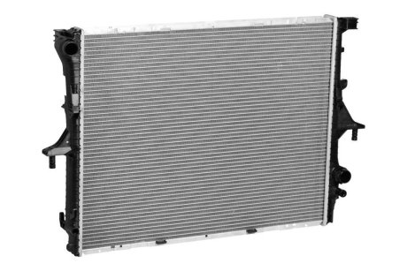 Радиатор охлаждения Touareg 2.5TDi (02-) МКПП/АКПП LUZAR LRc 1856 (фото 1)