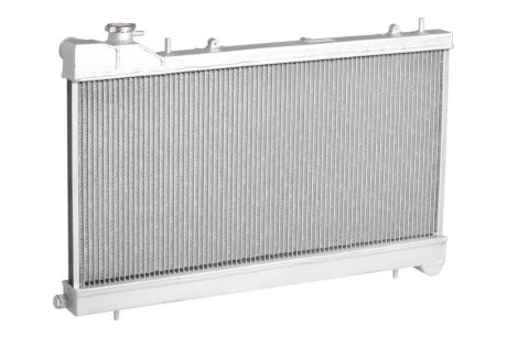 Радиатор охлаждения (с горловиной) Forester S11 (02-) 2.0i / 2.5i LUZAR LRc 221SA (фото 1)