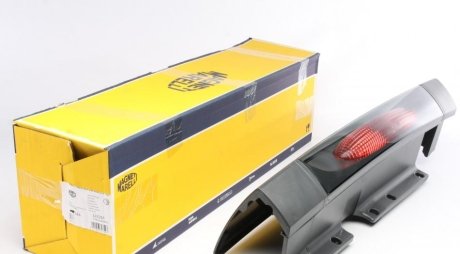 Фонарь задний Renault Trafic II/Opel Vivaro 01- (R) MAGNETI MARELLI 714025460812 (фото 1)