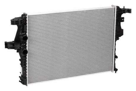 Радиатор охлаждения Iveco Daily (11-) МКПП LUZAR LRc 1658