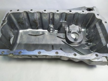 Поддон, масляный картера двигателя VAG 1.8 (AGN) +Sensor hole (Wan Wezel) Van Wezel 5888075 (фото 1)