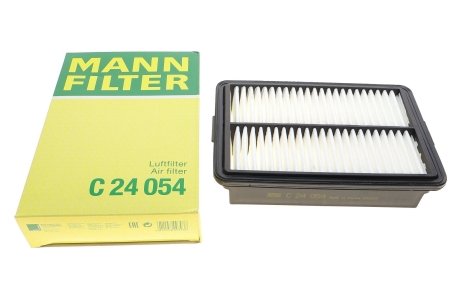 Фильтр воздушный HYUNDAI I30 1.4. 1.6 CRDI 16-. ELANTRA III 2.0 15- -FILTER MANN C24054 (фото 1)