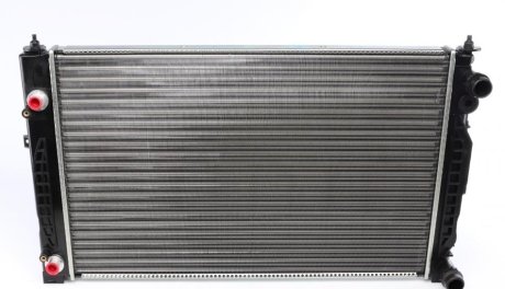 Радиатор охлаждения Audi A4/A6/VW Passat 96-05 MAHLE CR132000S (фото 1)