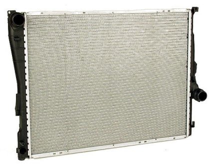 Радиатор охлаждения Starline BWA2278 (фото 1)